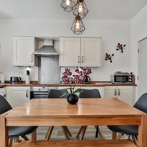 Heart Of The City-flexi Cancellations-central Hub Holiday home Sheffield